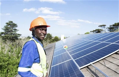 Осветяване на пътя: Как извън-мрежовата слънчева енергия може да захранва 1 м...